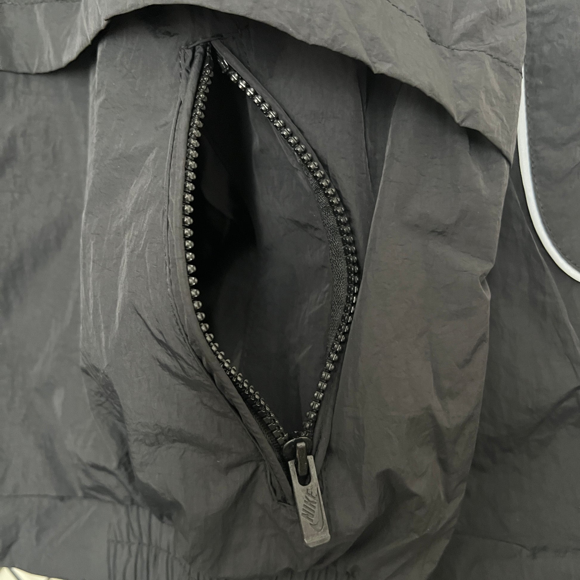 Nike Windbreaker Retro-Style Jacke Schwarz