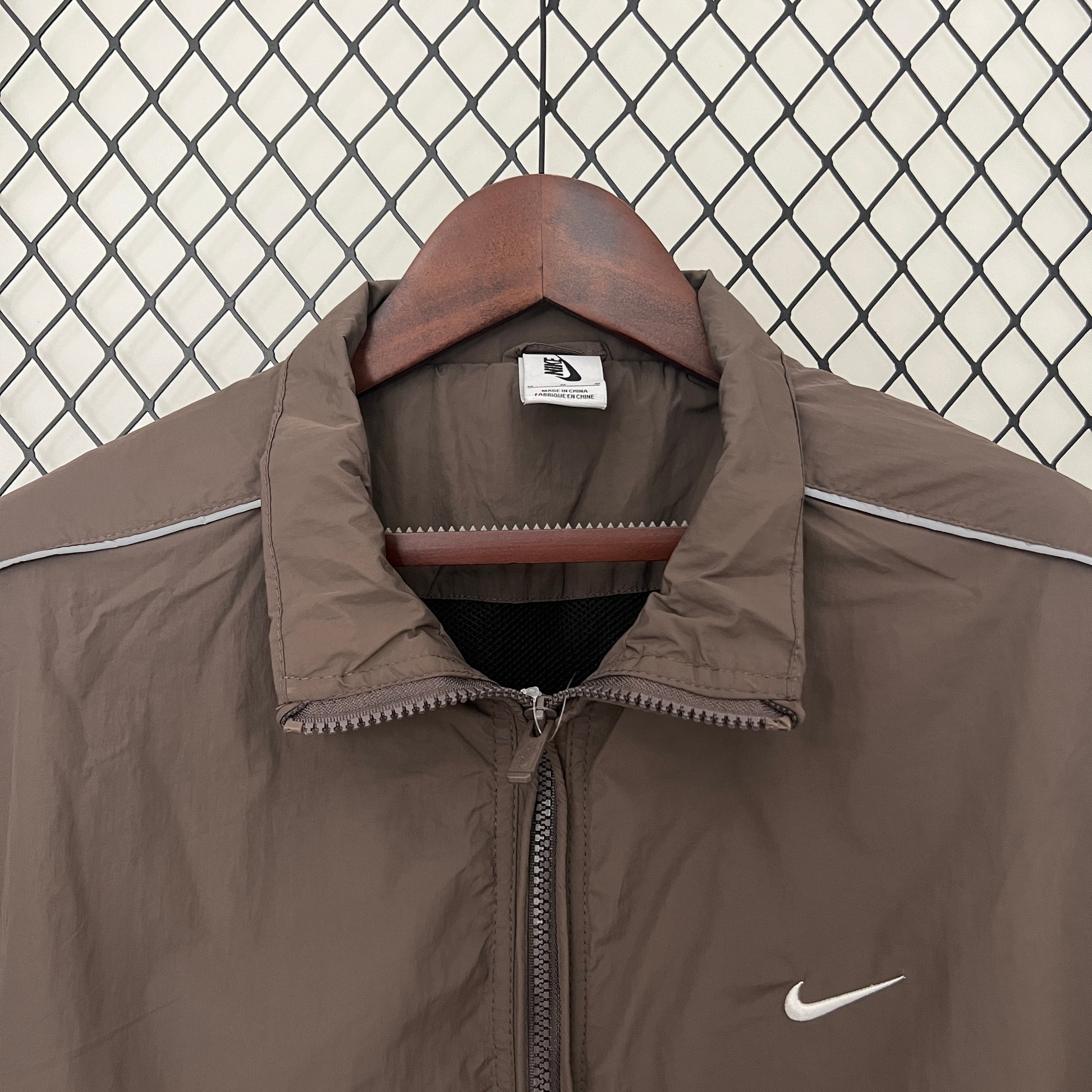 Nike Windbreaker Retro-Style Jacke Hazel