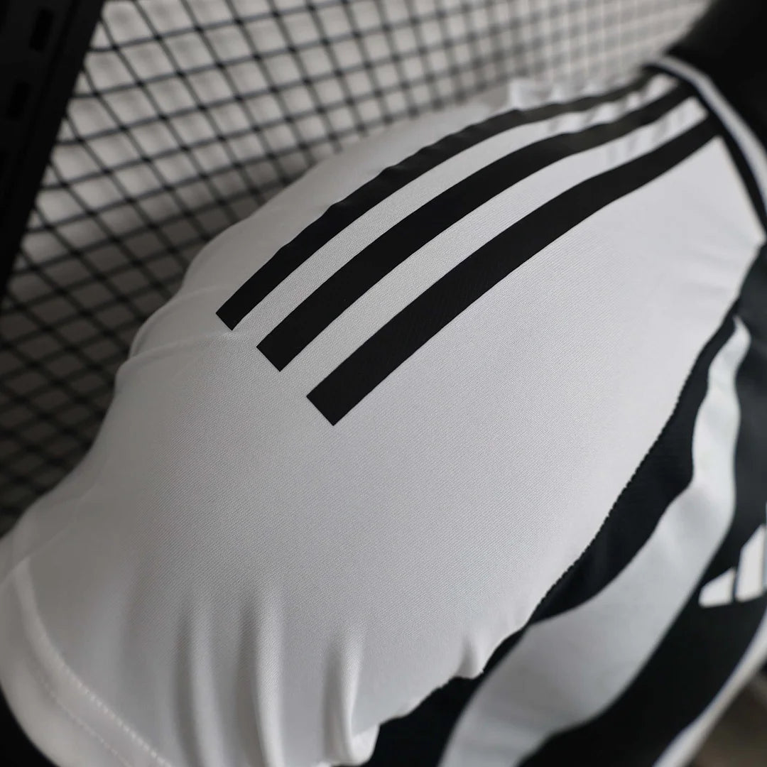 Juventus home jersey 2024/2025