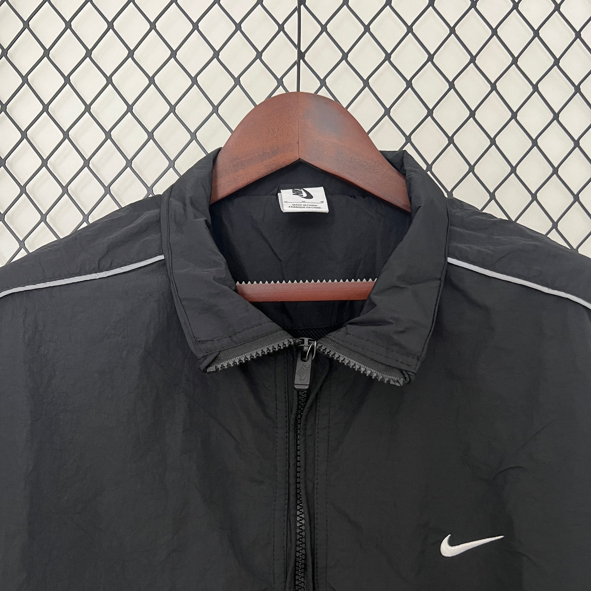 Nike Windbreaker Retro-Style Jacke Schwarz