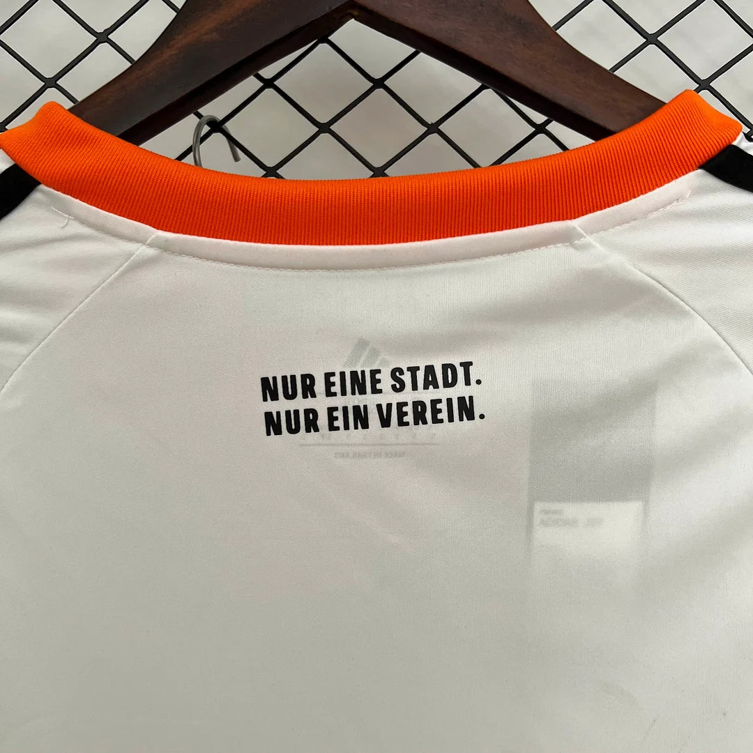 Eintracht Frankfurt Auswärtstrikot 2025/2026