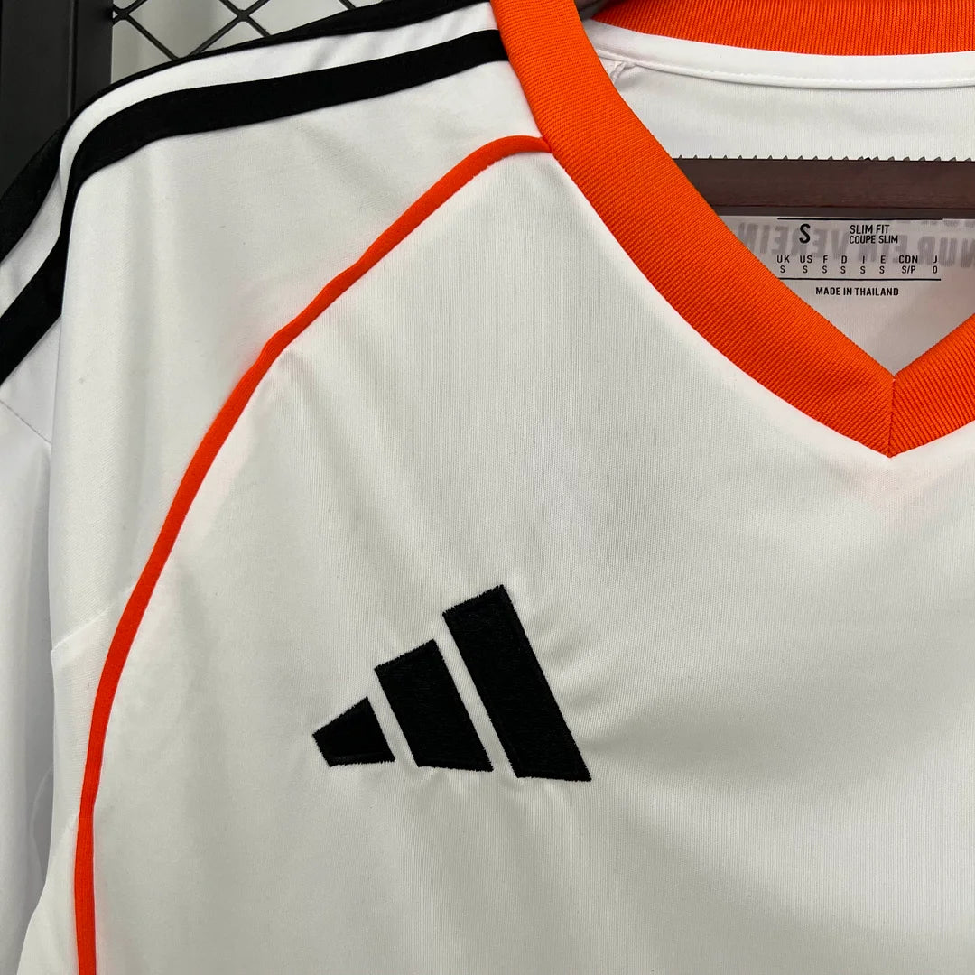 Eintracht Frankfurt Auswärtstrikot 2025/2026